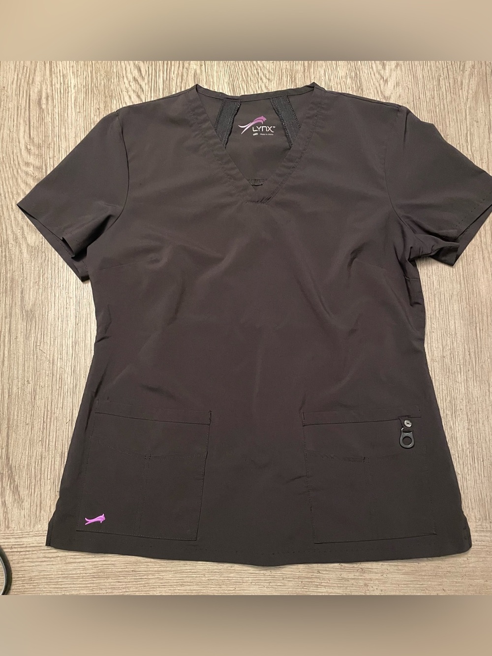 Lynx women’s scrub top, black, medium